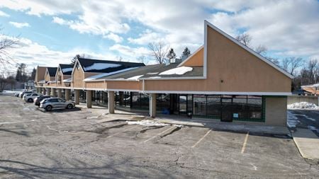 Retail space for Rent at 2440 Orchard Lake Rd in Sylvan Lake