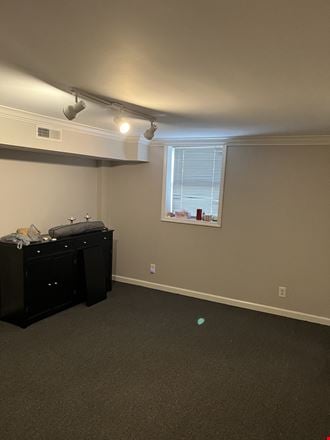 631 W Iris Dr