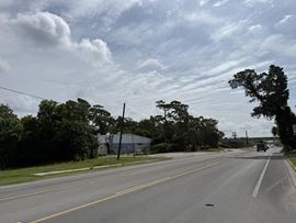 1922 W MAIN ST BAYTOWN TX- 6,250sf Flex Bldg, 0.88 Acre