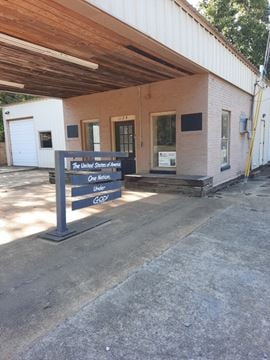 Commercial Building in Downtown Location
