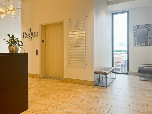 Regus - Burleson - E Renfro St