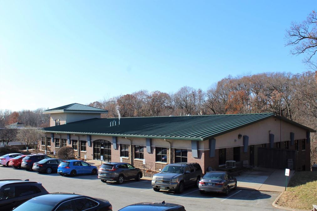 555 Valley View Drive, Moline, IL