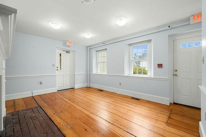 PENDING | 160 SYLVAN STREET  Danvers, MA