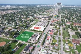 Hy-Vee adjacent Lot