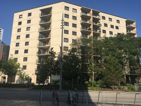 Retail property in Minneapolis, MN