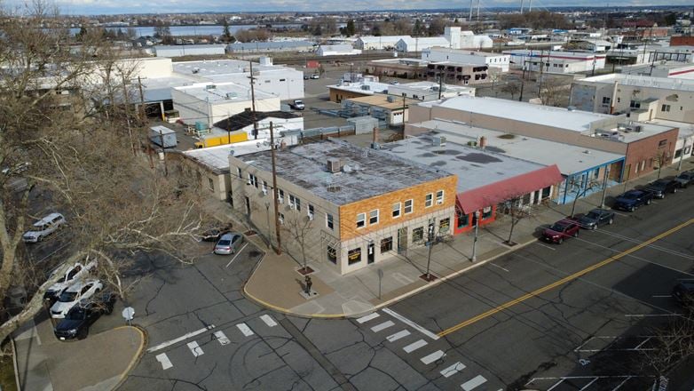 322 W Kennewick Ave