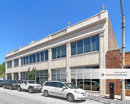 Commercial space for Rent at 830 North Blvd in Oak Park