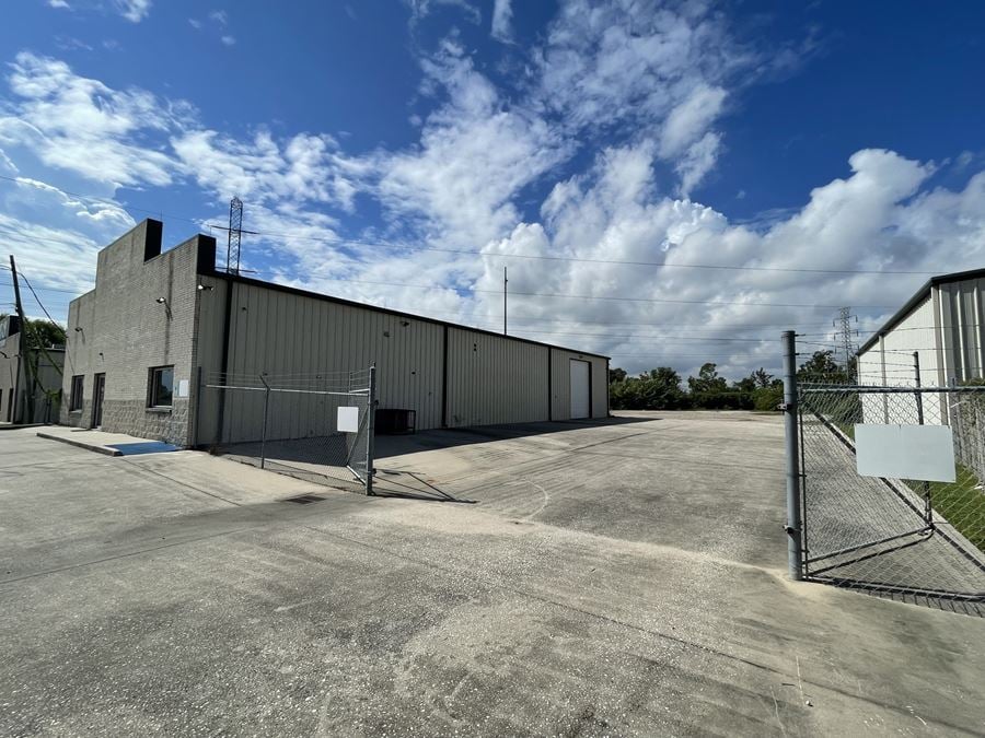 Industrial Bldg for Sale - Spring Branch