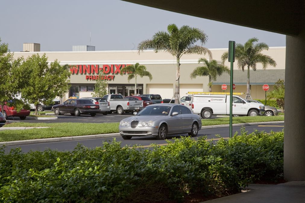Pine Plaza