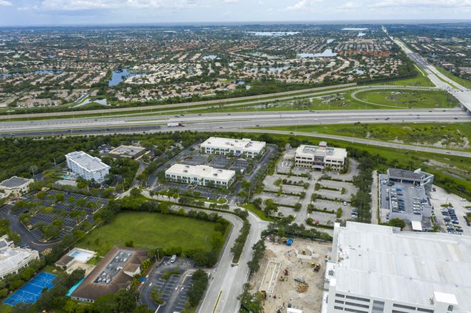 Office property in Pembroke Pines, FL