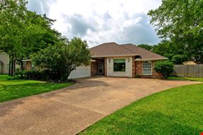 2600 Greenberry Circle