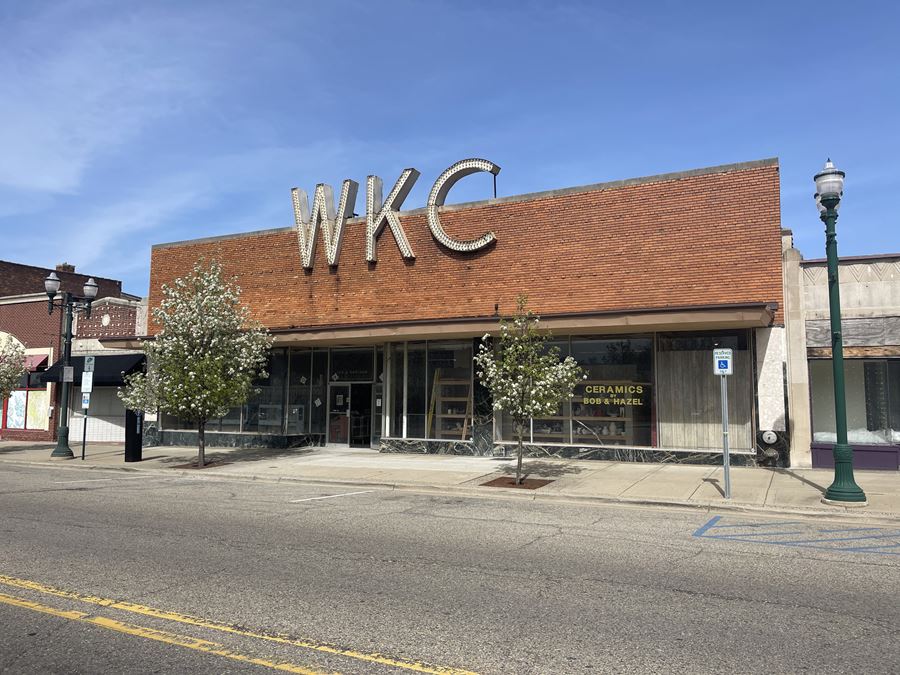 108 N Saginaw St