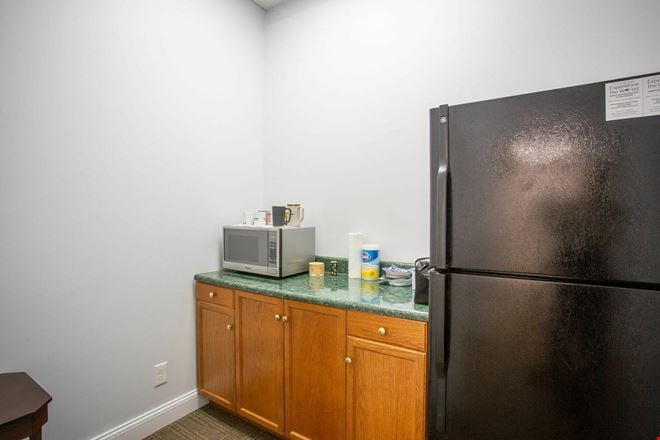FOR LEASE – Prime Office / Retail Space | ±1,500 SF | High-Visibility Location
