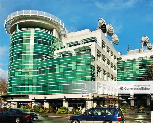 Komo Plaza East