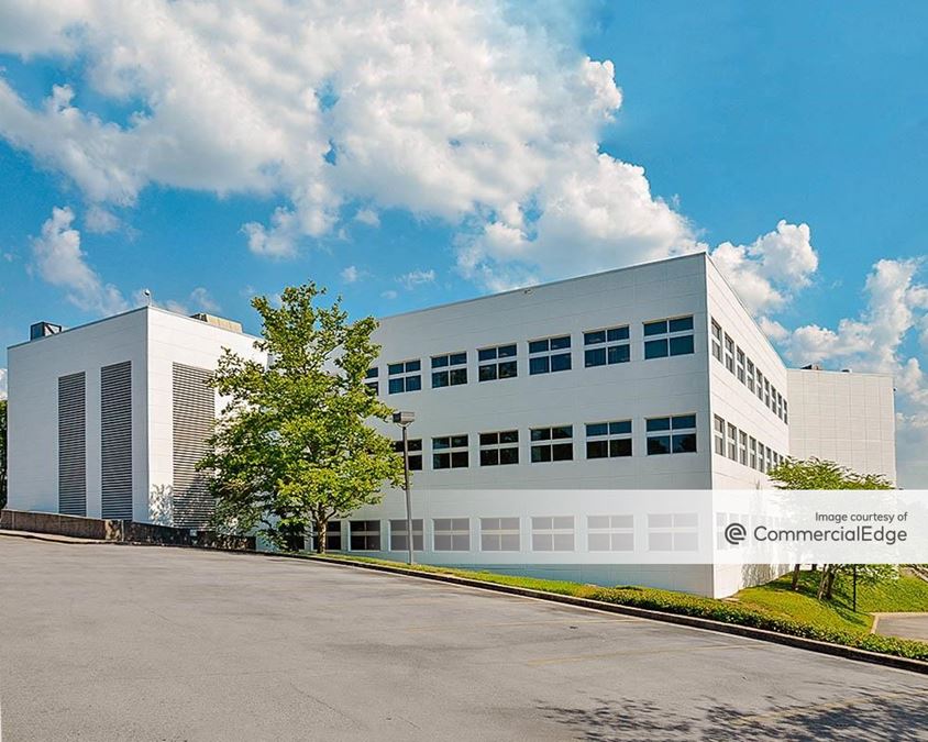 Commerce Center East