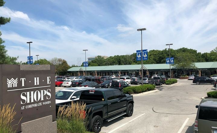 Retail space for Rent at 9916 College in Overland Park