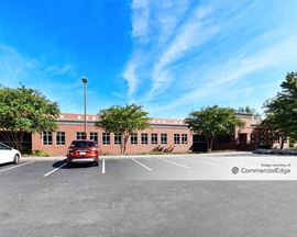 725 Highland Oaks Drive