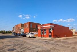 154 E Elm