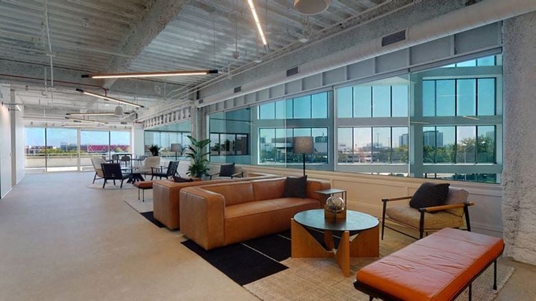 Venture X Chicago - Oak Brook