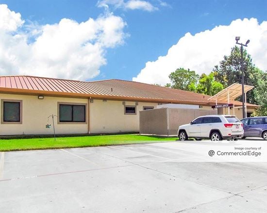 18057 & 18059 Highway 105 West