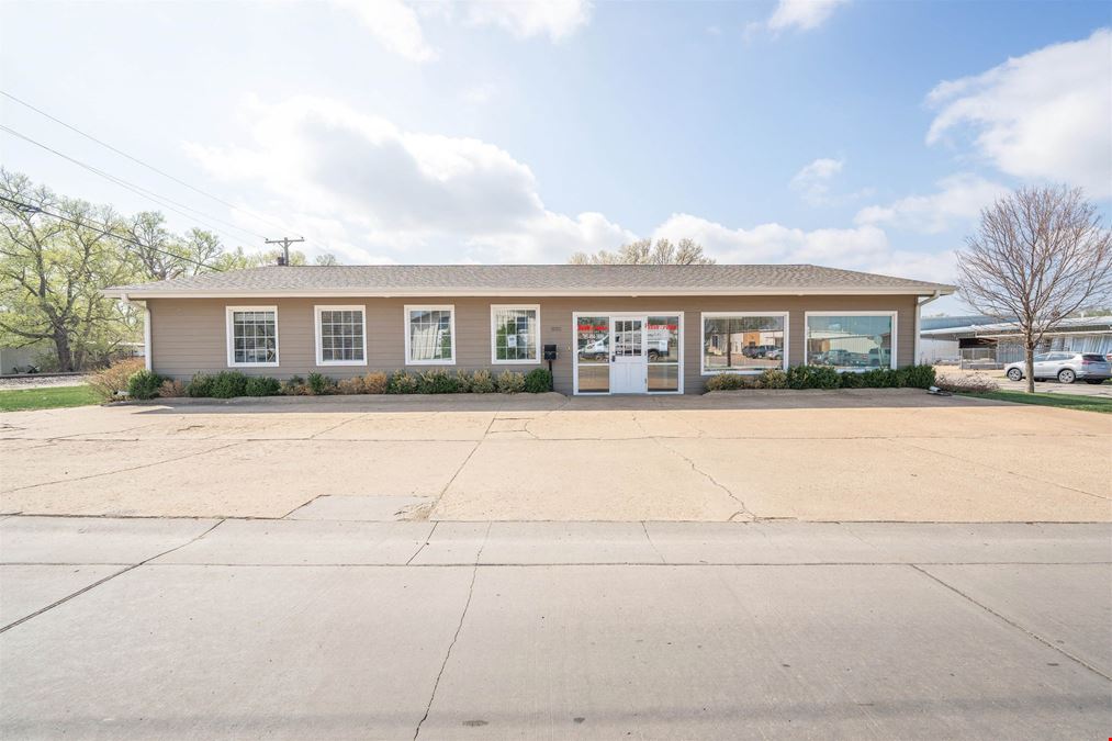 1005 W South St
