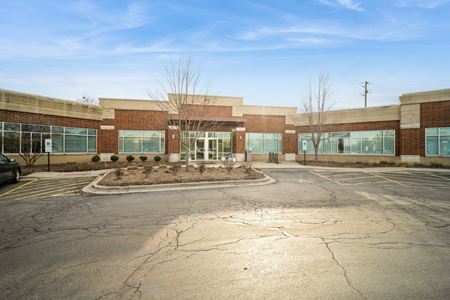 Photo of commercial space at 800 Woodfield Road in Schaumburg