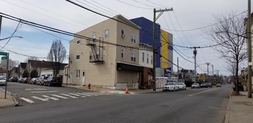 2582 Richmond Ter