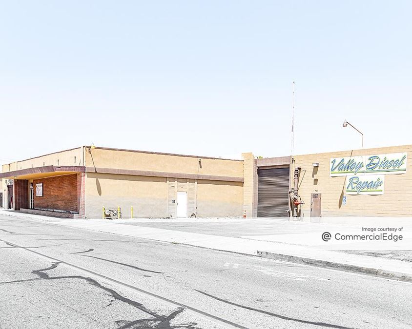 702 South Bridge Street, Visalia, CA Industrial Building
