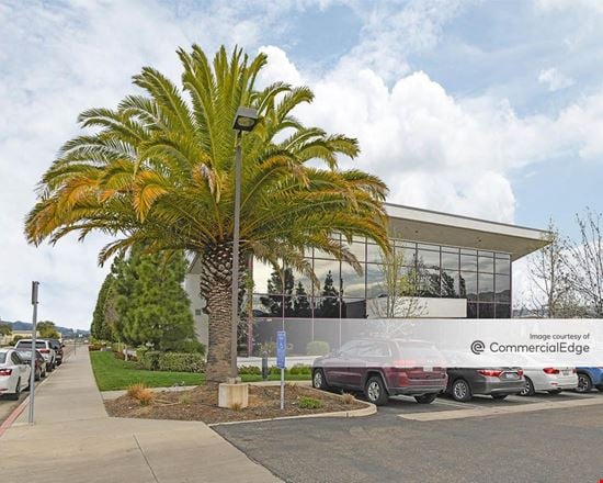 805 Aerovista Place