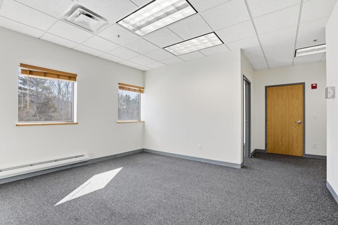 3,700sf Professional Office Suite for Lease in Rowley, MA