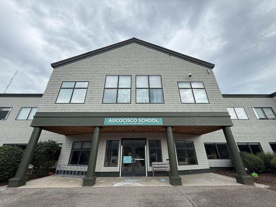 2 Stonewood Drive, Freeport