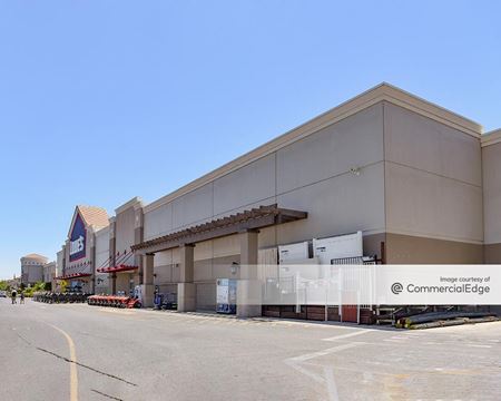 Retail space for Rent at 1145 East Prosperity Avenue in Tulare