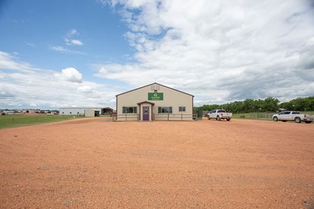 Photo of commercial space at 880 27th Ave SE in Killdeer