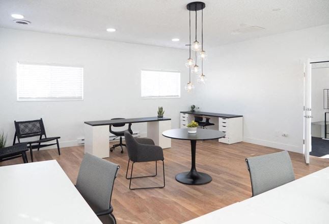 AW Management LLC - 1400 Laredo