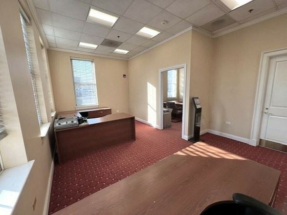 27 N Main St