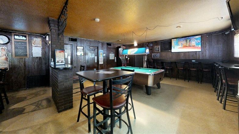 Arvin's Cedar Bar