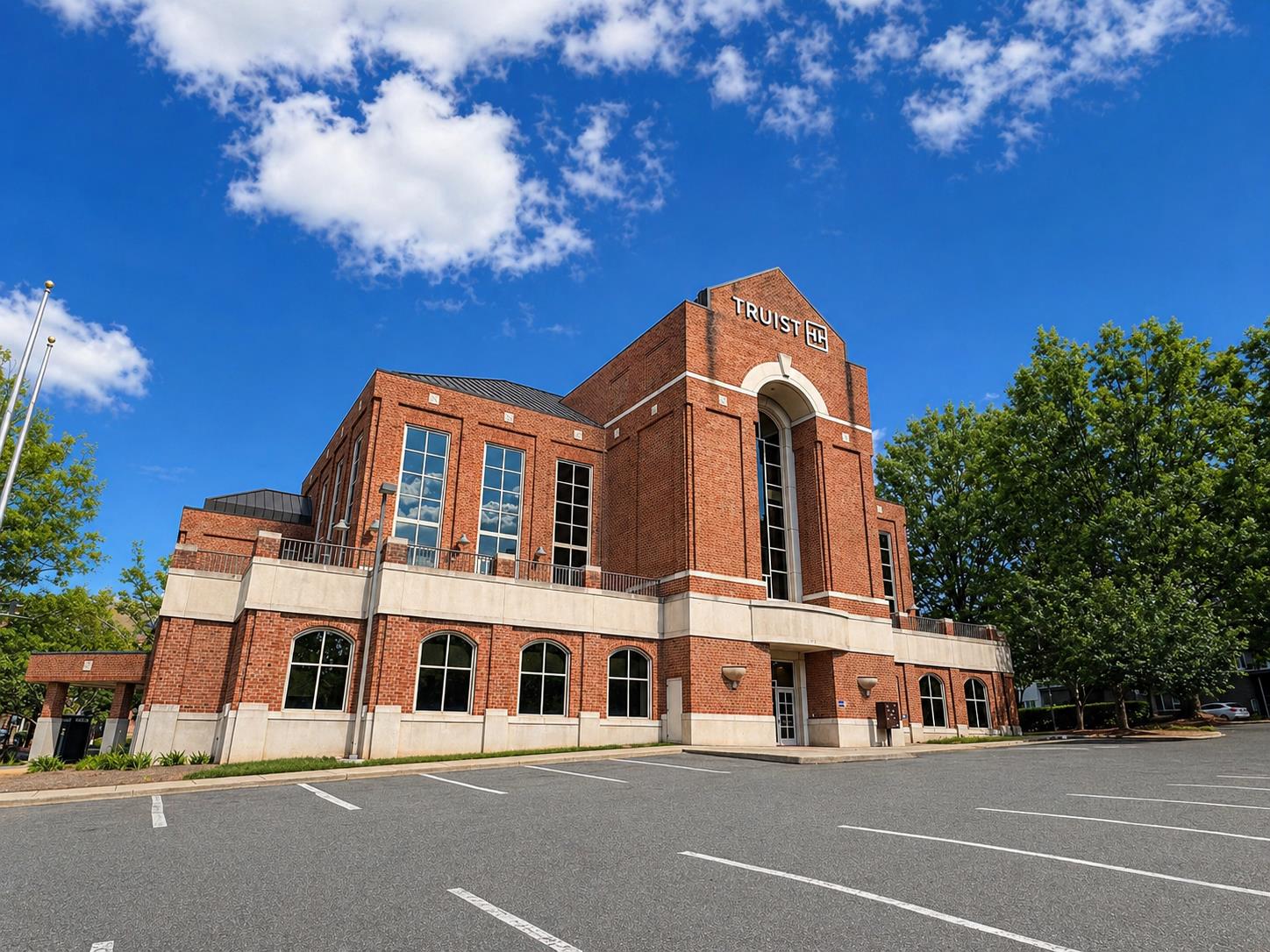 101 S Kings Dr, Charlotte, NC 28204