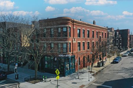 Retail space for Sale at 1659 W Division Street in Chicago