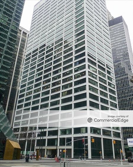 Photo of commercial space at 88 Pine Street in New York