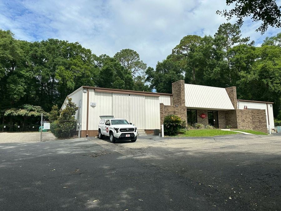 4800 Woodlane Circle