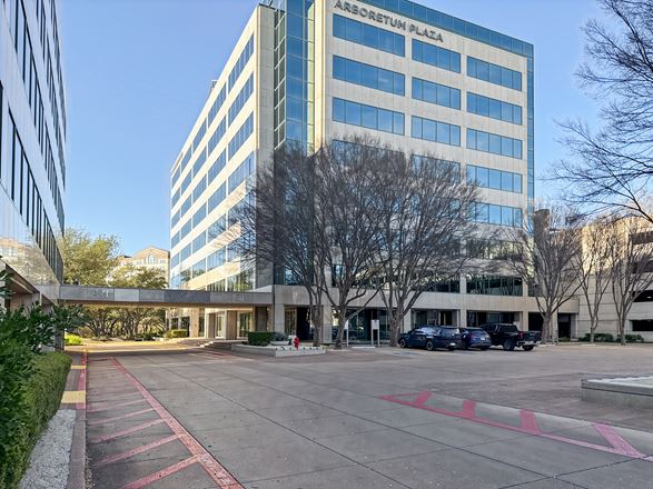 TX, Austin - Arboretum Plaza