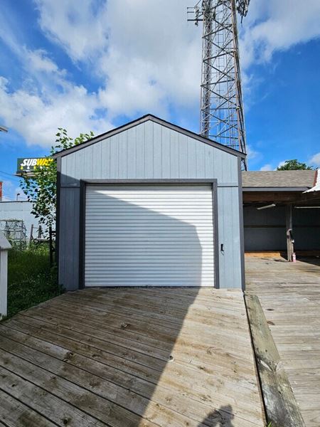 Photo of commercial space at 204 Farm to Market 2094 in Kemah