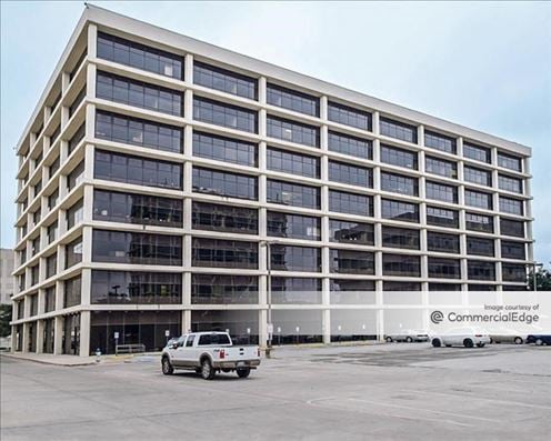 6060 North Central Expwy