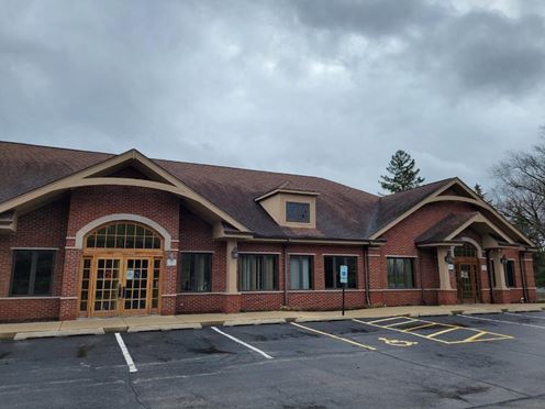 325 W Dundee Rd