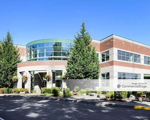 Cornell Oaks Corporate Center - The Commons