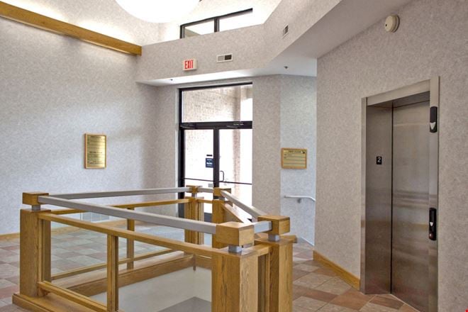 822 Centennial - Prime Location in Capitol Commerce Center
