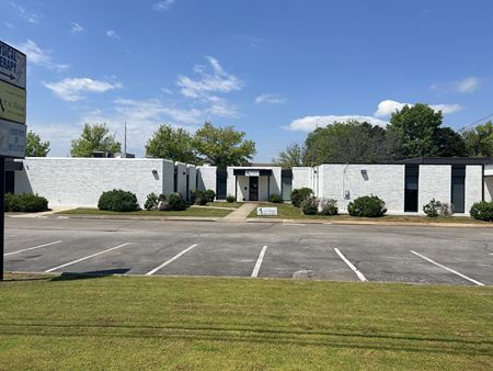 Office space for Rent at 8300 Whitesburg Way Southeast in Huntsville