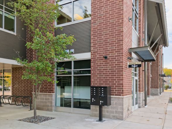 Regus - Madison - W Broadway