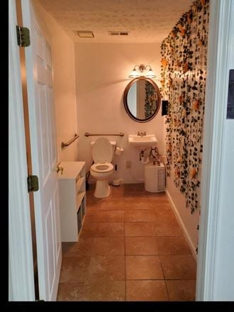 1000 Iris Dr SW