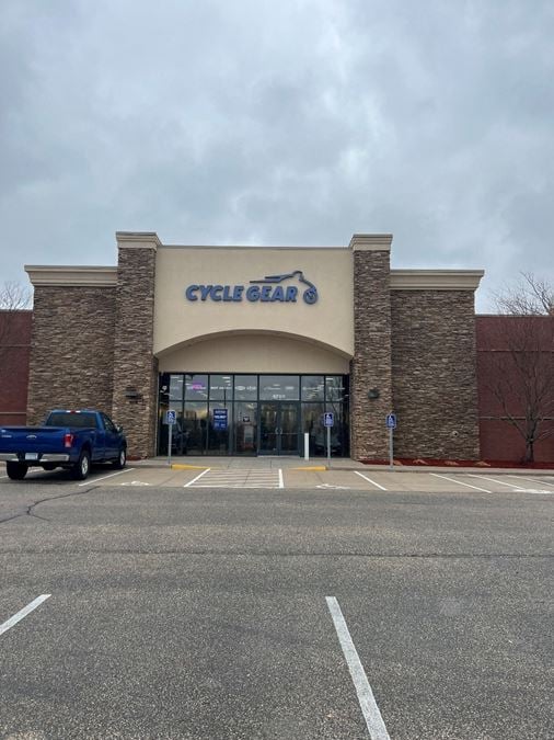 Woodbury Retail